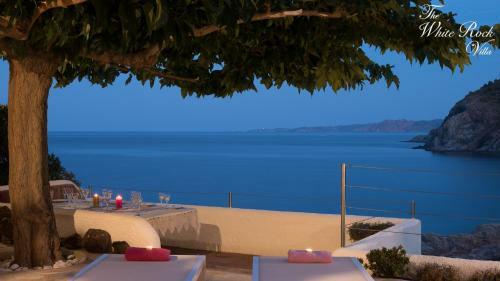 White Rock Villa With Breathtaking Views And Pool