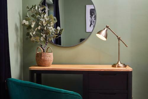 Gorgeous 2br House Wparking Sleeps6 By Purestay