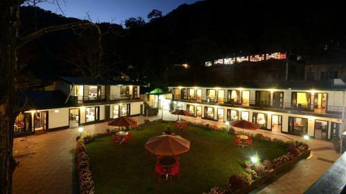Hotel Limewood Nainital