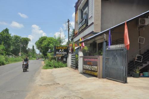 Hotel Temple City