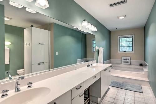 Tasteful Daytona Beach Home - Steps To Ocean!