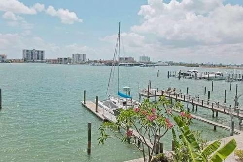 Apartamento Balcony Condo With Pool! #c4