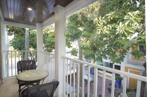 Apartamento Mojoe's Villa 9 - Steps From The Beach