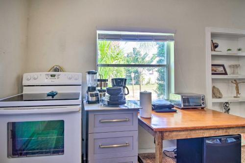 Step-free Waterfront Villa Gas Grill And Patio