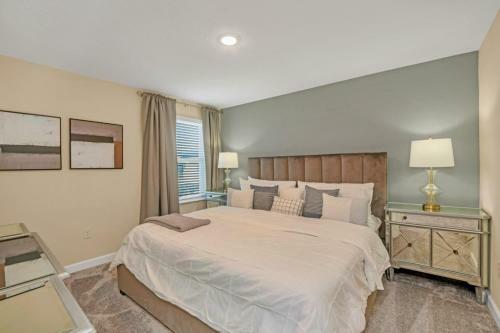 Brand New Champion Gates Pool Home Sleep 22 Guest
