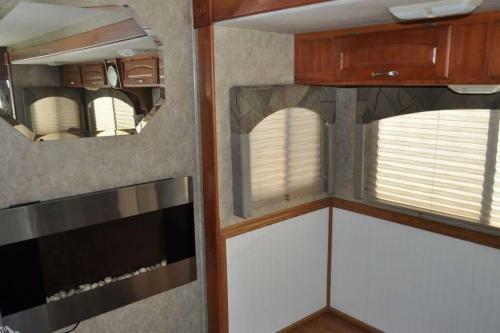 Delightful 1 Bdrm Spacious Rv In Hollywood