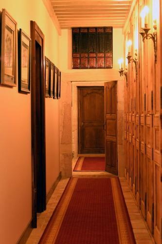Hostal Ch�teau De Pymont