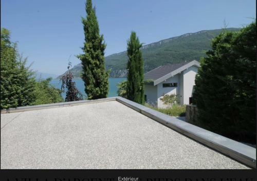 Villa Pieds Dans L Eau Lac Du Bourget