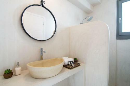 Dreamy Cycladic Luxury Summer Villa 1