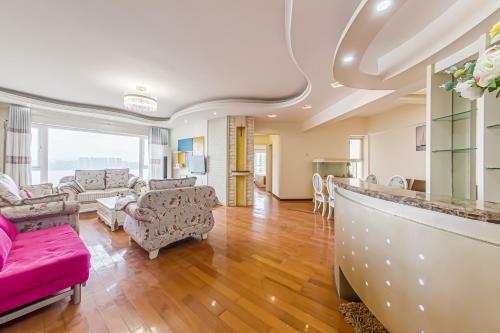 Locals Apartment House 01
