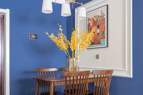 Locals Apartment Inn 01