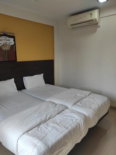 1bhk AC Service Apartment 103
