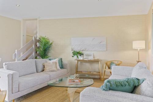 Blissful Bayside Escape / Fingal Bay