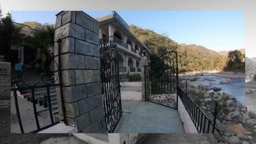 Hotel Aranyam River Retreat