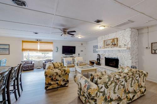 Bungalow By The Sea - A Unit