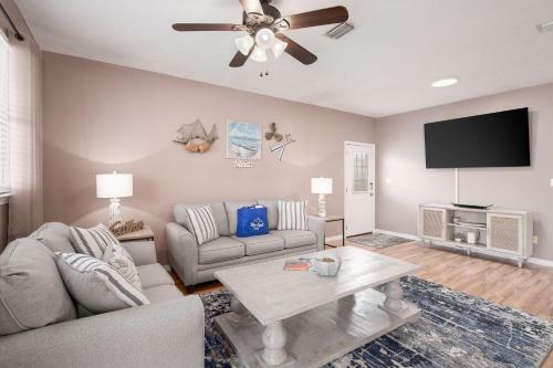 Derondo St By Blue Swell
