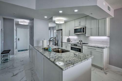 Apartamento Oceanfront Seawinds Condo - Steps To Beach!