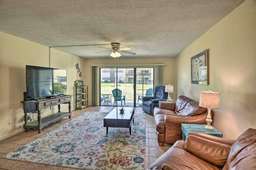 Apartamento Coastal Condo With Patio Steps To The Beach!