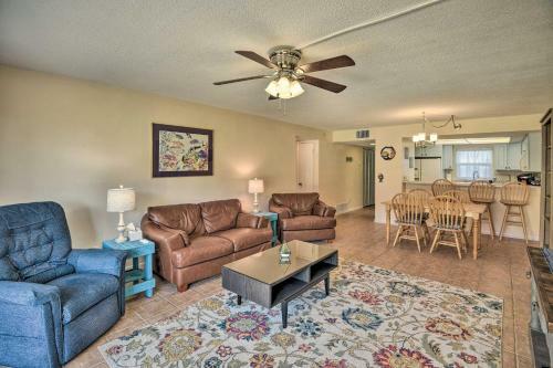 Apartamento Coastal Condo With Patio Steps To The Beach!