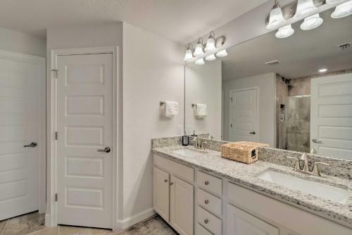 Sleek Rotonda West Home With Spacious Backyard