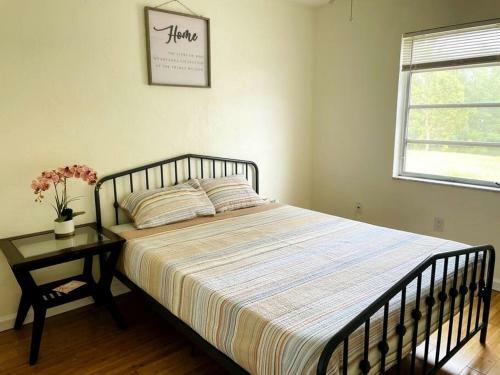Water-front, Cozy, Warm 3 Beds 2 Bath