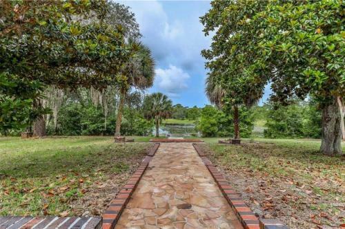 Private Island Hideaway In Weeki Wachi