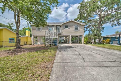 Spring Hill Home On Stilts With Canal Access!