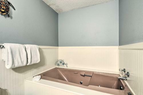 Pensacola Home - 2 Blocks From Boat Launch!