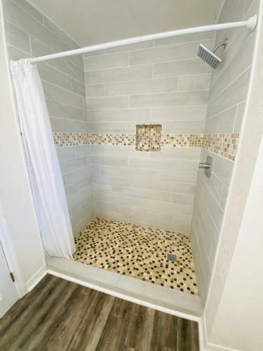 Fully Equipped Apartments 5 Miles From The Beach