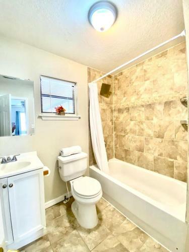 Fully Equipped Apartments 5 Miles From The Beach