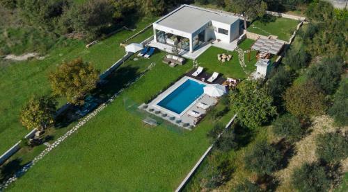 Luxury Villa Luminosa