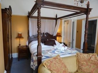 Hostal Ashmount Country House