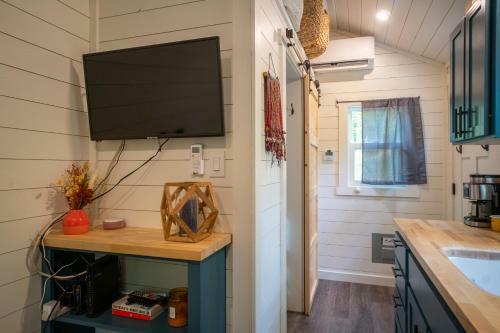 Fern Valley Tiny House With Lake Access