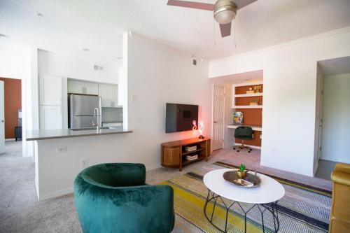 Wanderjaunt - Camden Bay Apartments