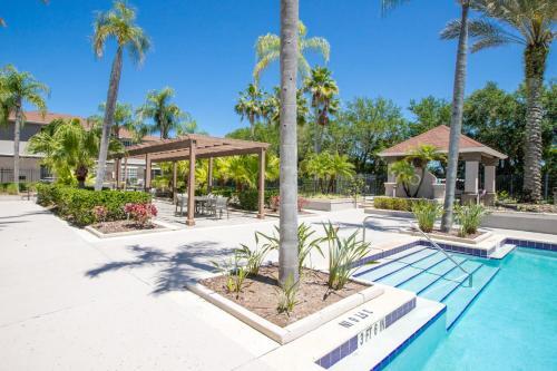 Wanderjaunt - Camden Bay Apartments