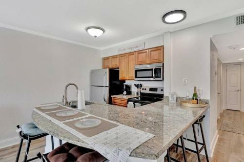 Apartamento Bayview Balcony Condo W/ Pool And Pullout! #478