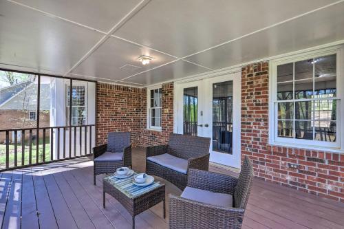 Modern Lakefront Conyers Home And Screened Deck