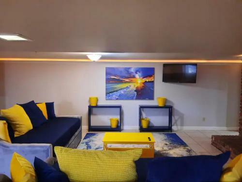 Huge 6 Bedrooms Close To Attractions