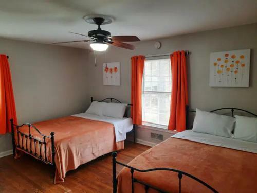 Huge 6 Bedrooms Close To Attractions