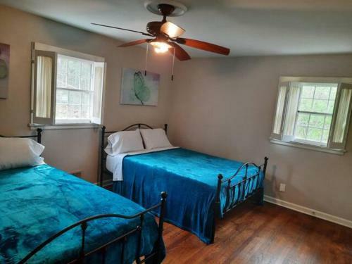 Huge 6 Bedrooms Close To Attractions