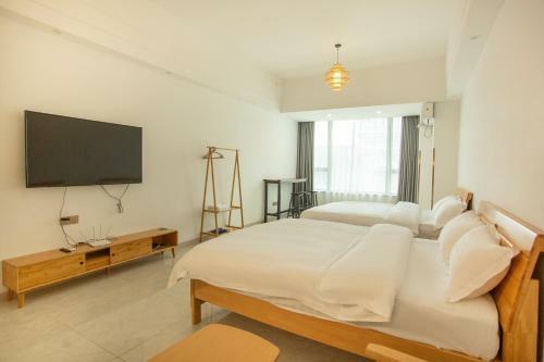 Locals Apartment Inn 13