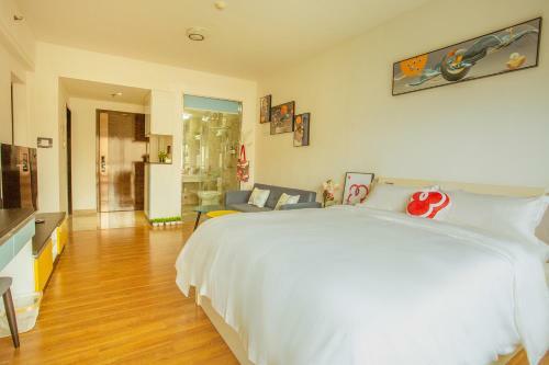 Locals Apartment House 34