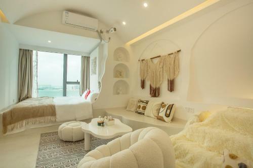 Locals Apartment House 23