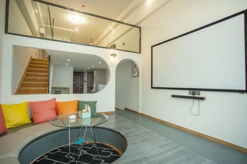 Locals Apartment House 46