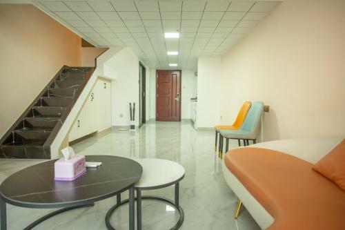 Locals Apartment Place 44
