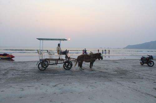 Royal Palms Private Villa- 3bhk - 6 Mins Drive To The Beach