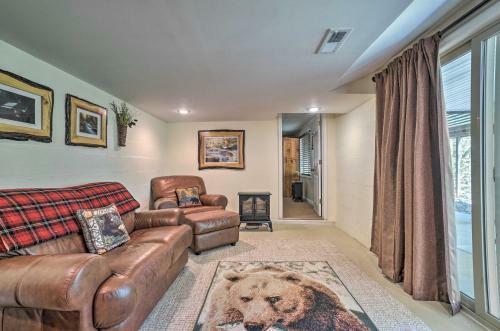 Peaceful Hiawassee Cabin With Wraparound Deck!