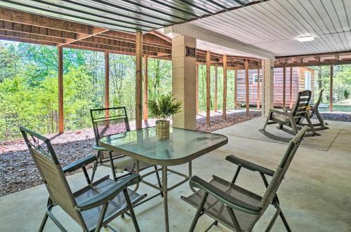 Peaceful Hiawassee Cabin With Wraparound Deck!