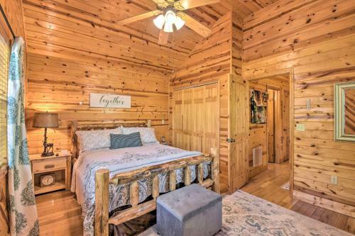 Cozy Hiawassee Cabin With Fire Pit And Mtn Views!