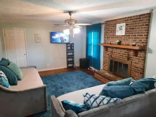 Large Home 35 Minutes To Atlanta